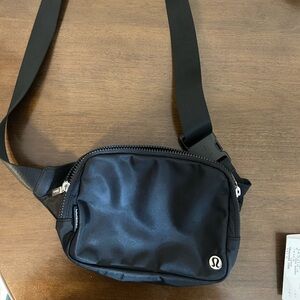 lululemon athletica 2L Black Belt Bag Sleek Versatile X